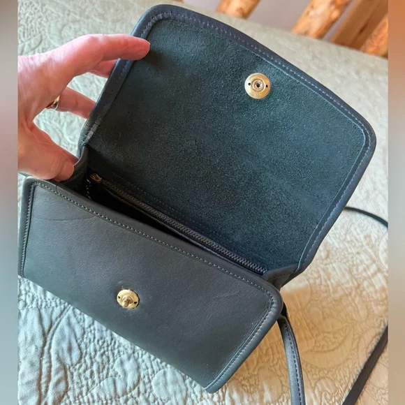 Vintage 90s Coach Chrystie Deepest Forest Green Leather Crossbody Bag Rare Color - Picture 8 of 16